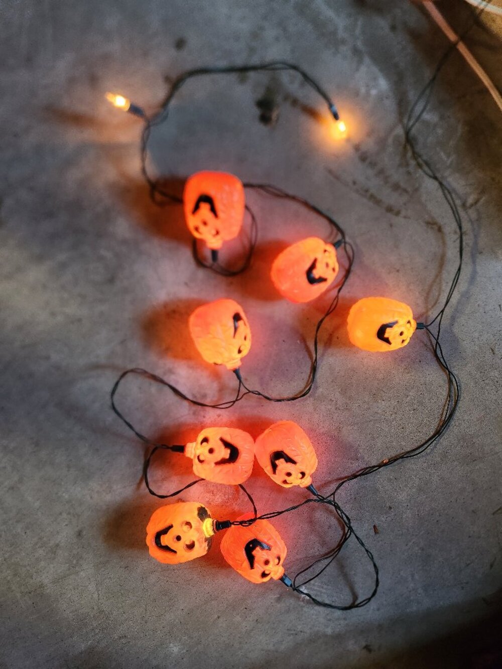 Vintage Halloween Pumpkin Head String Lights - 8 Count